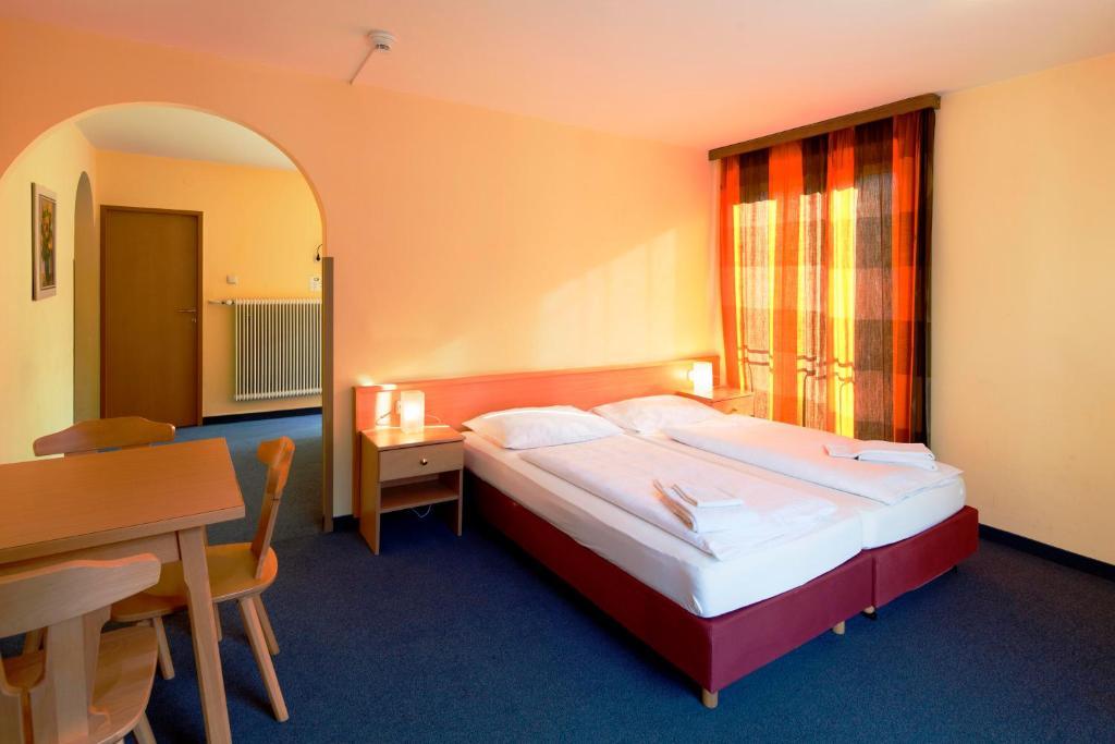 Euro Youth Hotel & Krone Bad Gastein Chambre photo